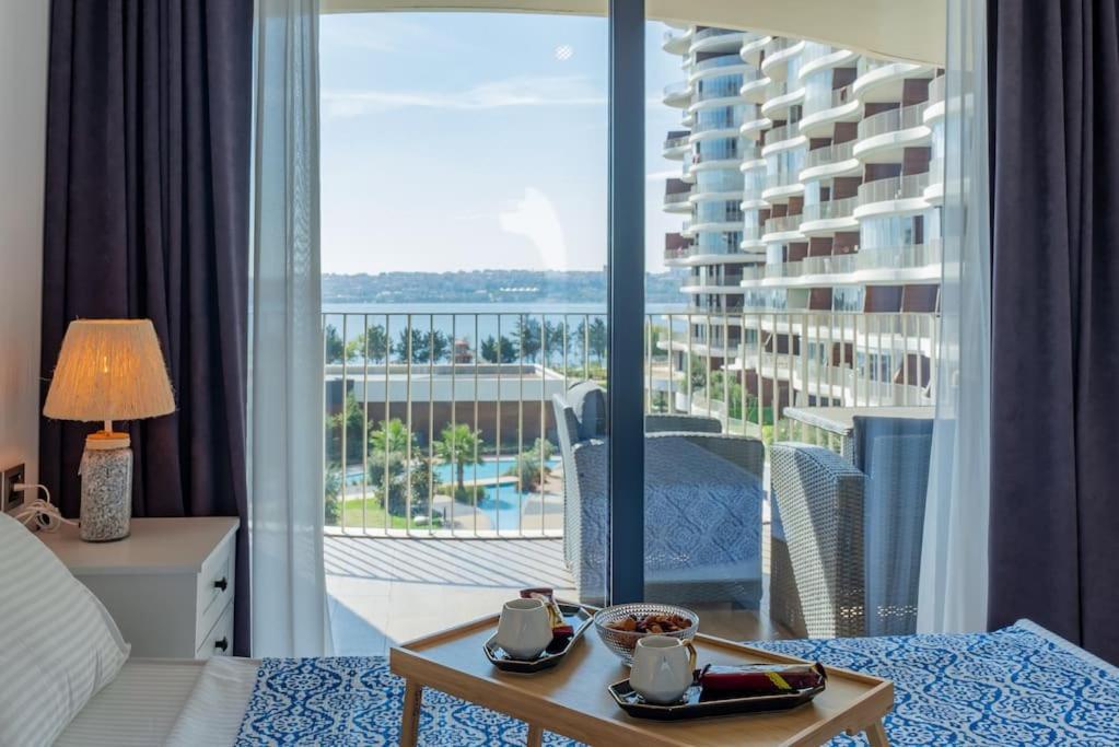 Golden Stones House Sea And Lake View อิสตันบูล ภายนอก รูปภาพ