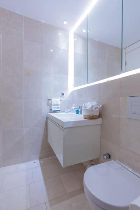 Golden Stones House Sea And Lake View อิสตันบูล ภายนอก รูปภาพ