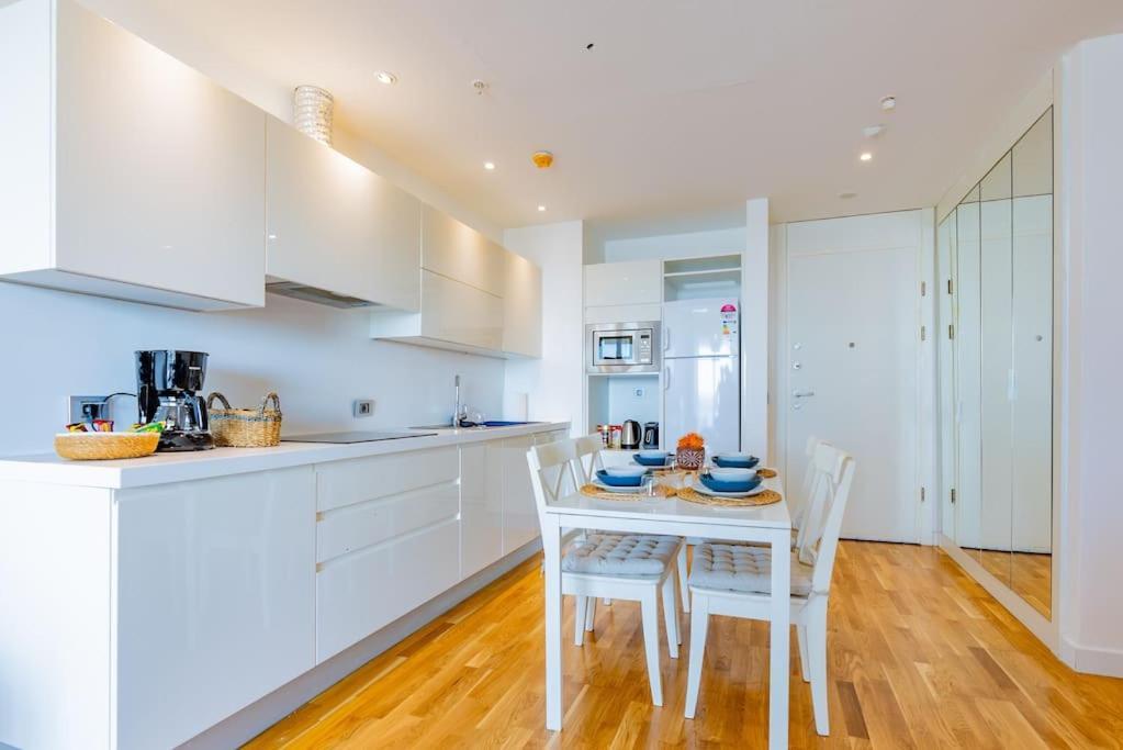 Golden Stones House Sea And Lake View อิสตันบูล ภายนอก รูปภาพ