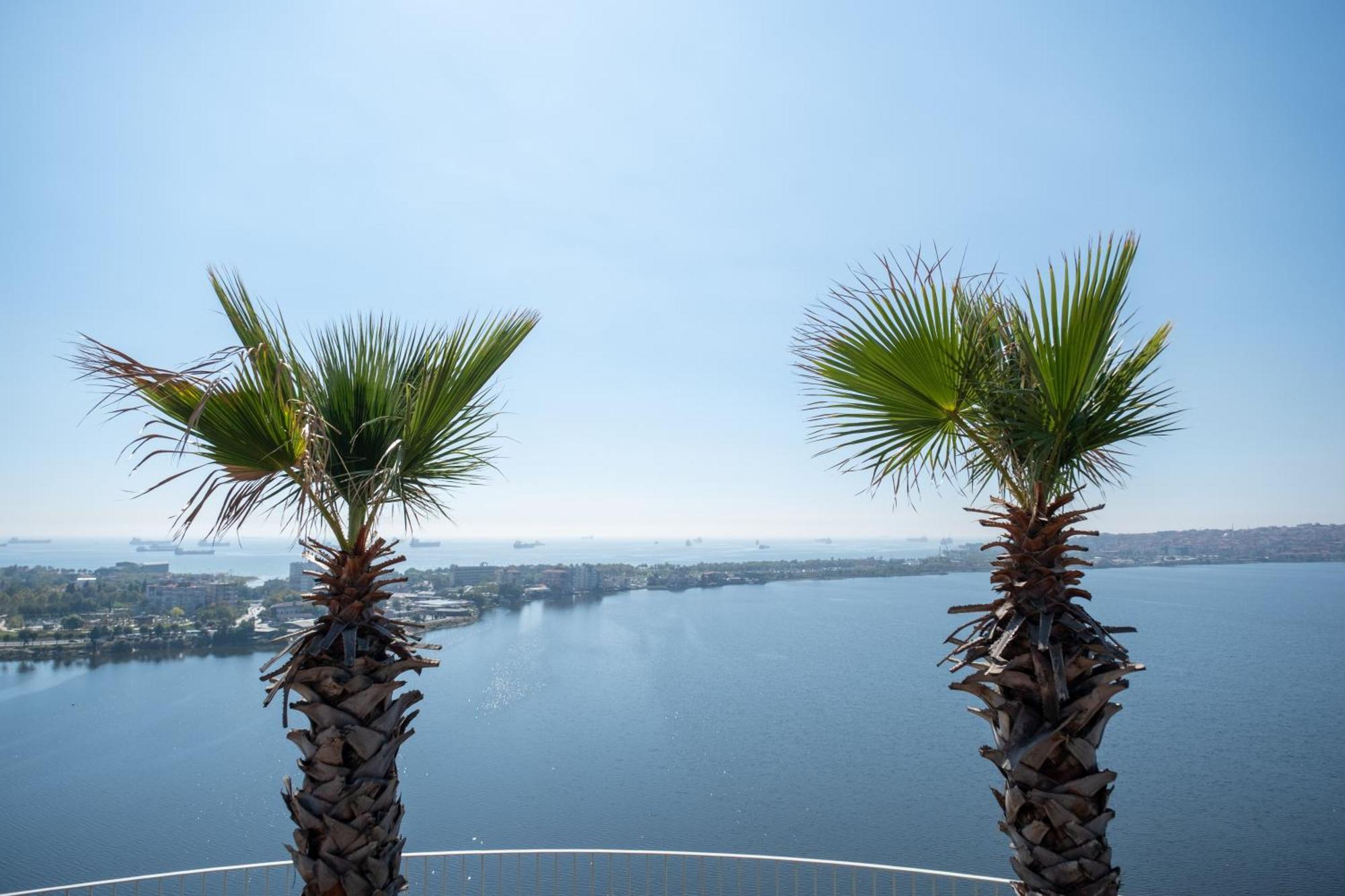 Golden Stones House Sea And Lake View อิสตันบูล ภายนอก รูปภาพ